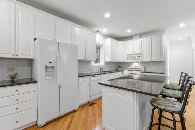 3117A N Orchard Street 1A, Chicago, IL 60657