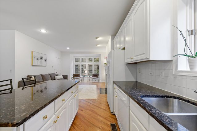 3117A N Orchard Street 1A, Chicago, IL 60657