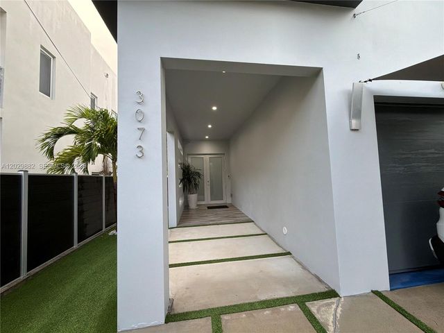 3073 Carter St, Miami, FL 33133