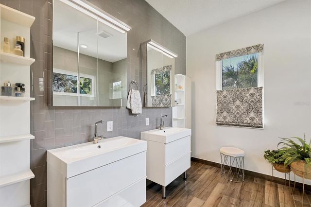 2323 PINE TERRACE, Sarasota, FL 34231