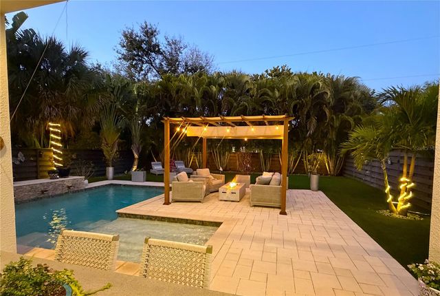 2323 PINE TERRACE, Sarasota, FL 34231