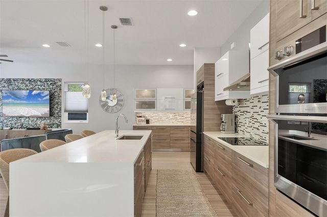 2323 PINE TERRACE, Sarasota, FL 34231