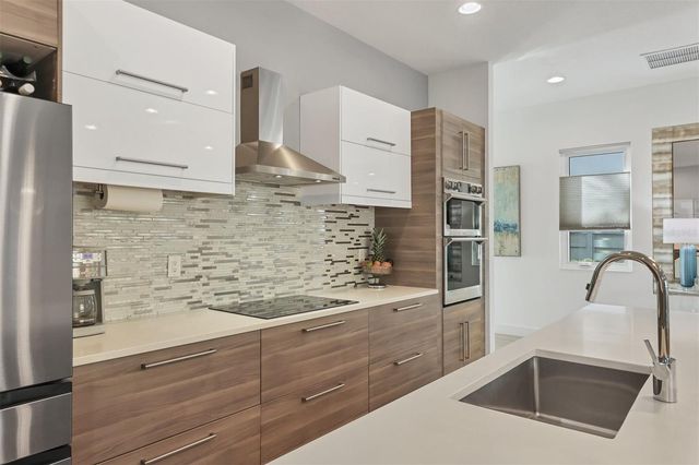 2323 PINE TERRACE, Sarasota, FL 34231