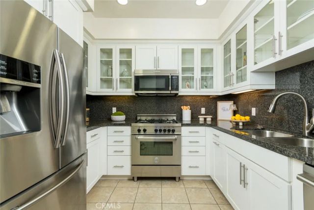 817 N ALFRED Street 205, Los Angeles, CA 90069