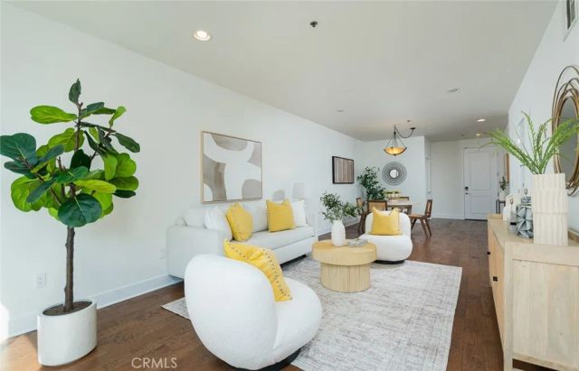 817 N ALFRED Street 205, Los Angeles, CA 90069