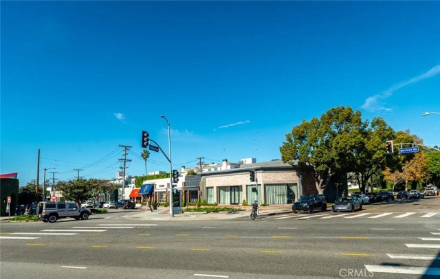 817 N ALFRED Street 205, Los Angeles, CA 90069