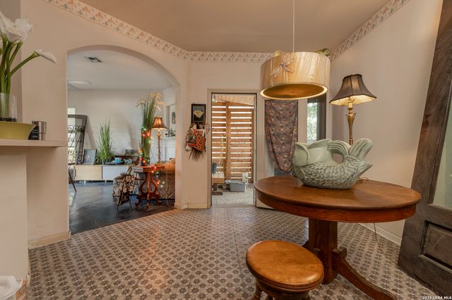 2039 Thicket Trail Dr, San Antonio, TX 78248