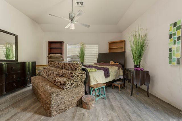2039 Thicket Trail Dr, San Antonio, TX 78248