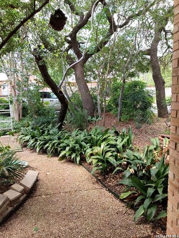 2039 Thicket Trail Dr, San Antonio, TX 78248