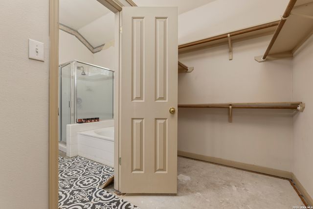 2039 Thicket Trail Dr, San Antonio, TX 78248