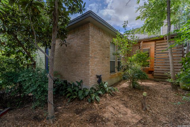 2039 Thicket Trail Dr, San Antonio, TX 78248