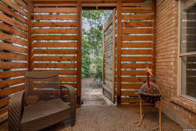 2039 Thicket Trail Dr, San Antonio, TX 78248