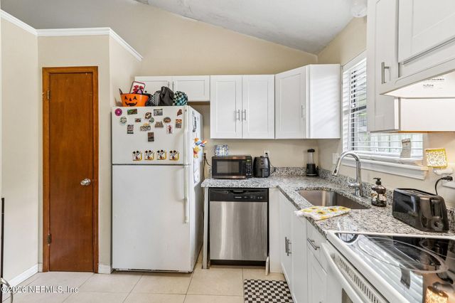 1328 BAY HILL Boulevard B, Orange Park, FL 32065