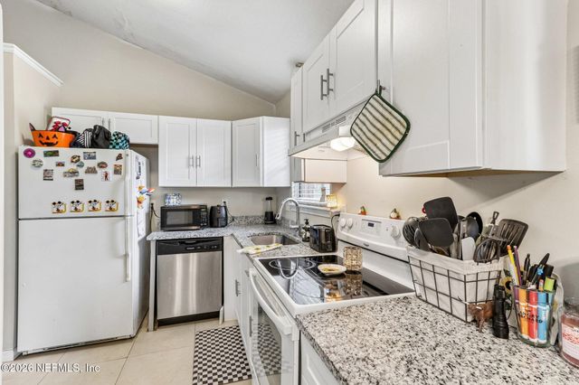 1328 BAY HILL Boulevard B, Orange Park, FL 32065