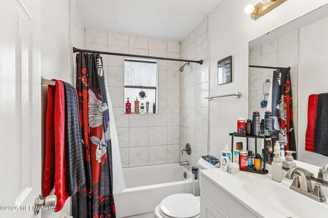 1328 BAY HILL Boulevard B, Orange Park, FL 32065