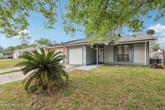 1328 BAY HILL Boulevard B, Orange Park, FL 32065