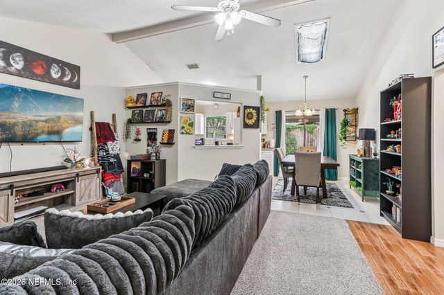 1328 BAY HILL Boulevard B, Orange Park, FL 32065