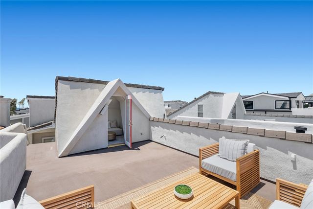 428 E Bay Avenue, Newport Beach, CA 92661