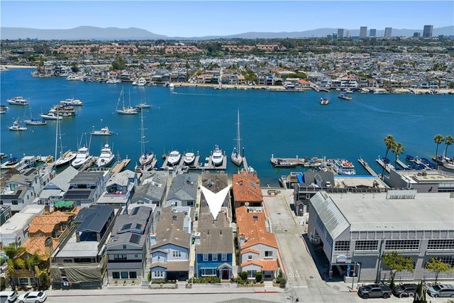 428 E Bay Avenue, Newport Beach, CA 92661