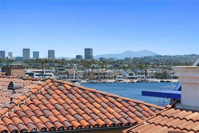 428 E Bay Avenue, Newport Beach, CA 92661