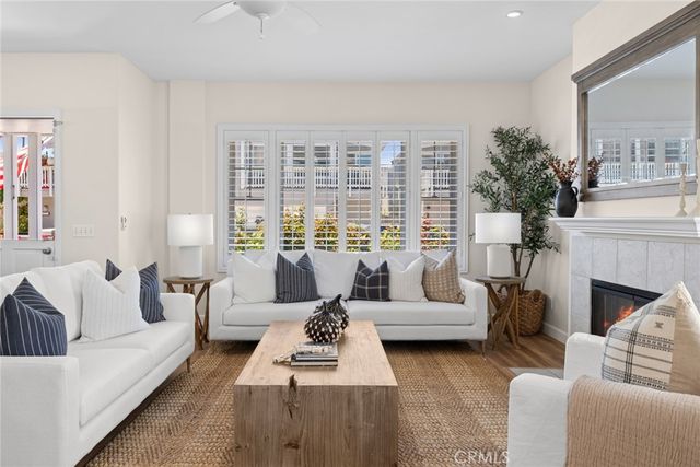 428 E Bay Avenue, Newport Beach, CA 92661