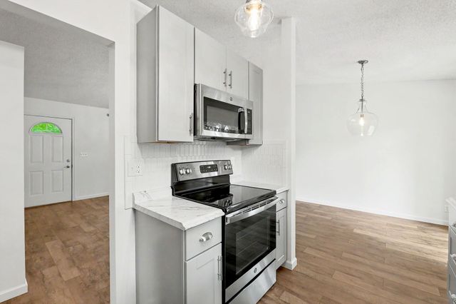11912 W Bella Vista Cir, Wichita, KS 67212
