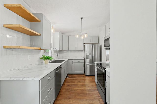 11912 W Bella Vista Cir, Wichita, KS 67212