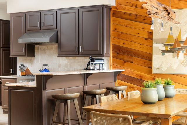 927 Challenger, Lakeway, TX 78734