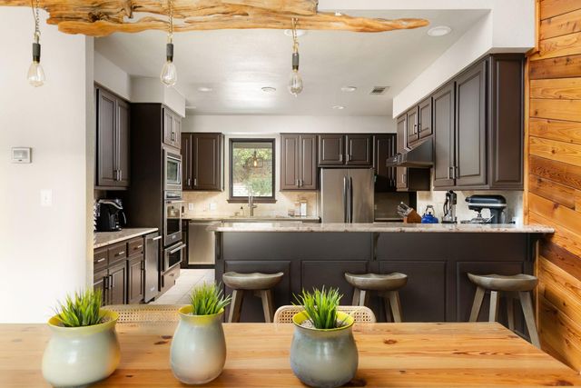 927 Challenger, Lakeway, TX 78734