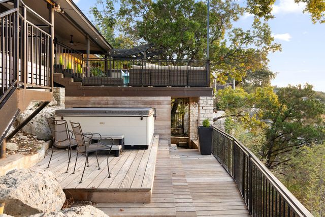 927 Challenger, Lakeway, TX 78734