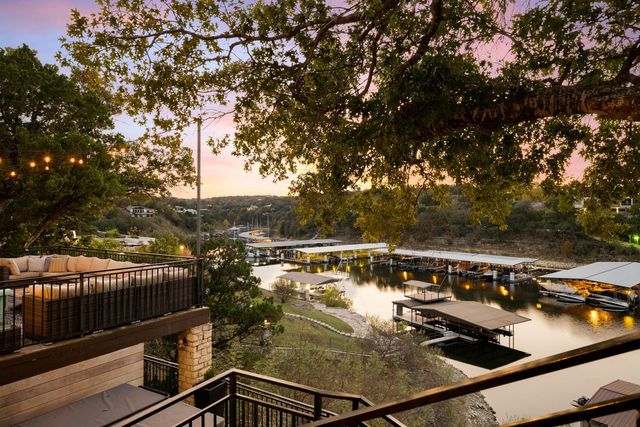 927 Challenger, Lakeway, TX 78734