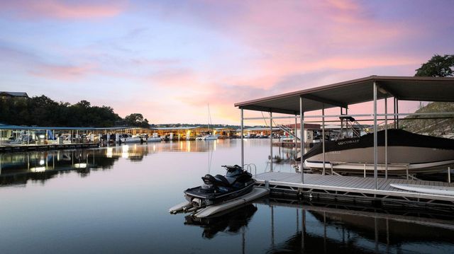 927 Challenger, Lakeway, TX 78734