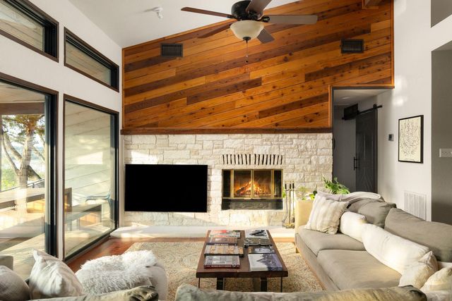 927 Challenger, Lakeway, TX 78734