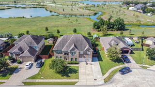 9719 Wincrest Drive, Mont Belvieu, TX 77523
