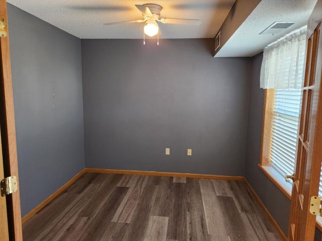 5650 Boone Avenue N 321, New Hope, MN 55428