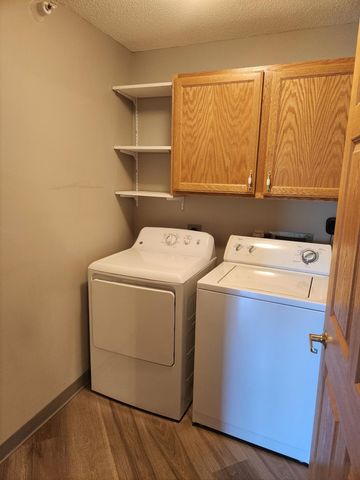 5650 Boone Avenue N 321, New Hope, MN 55428