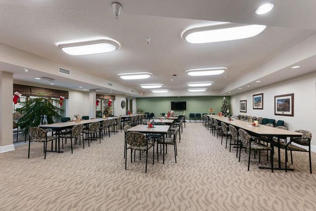 5650 Boone Avenue N 321, New Hope, MN 55428