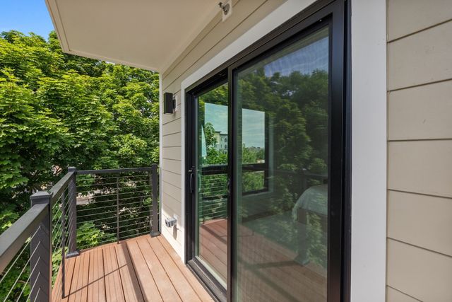 17 Holmes PH1, Quincy, MA 02171
