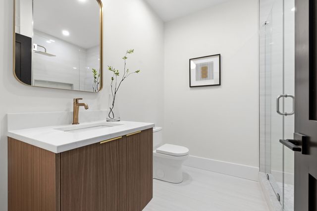17 Holmes PH1, Quincy, MA 02171
