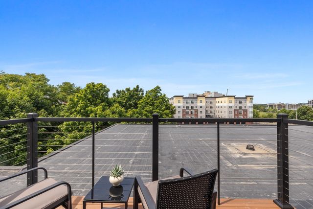17 Holmes PH1, Quincy, MA 02171