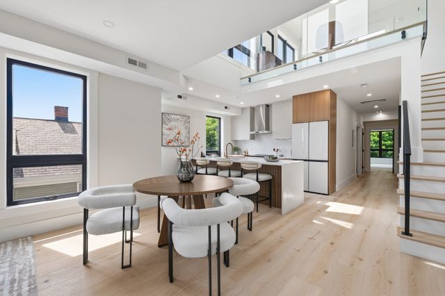17 Holmes PH1, Quincy, MA 02171