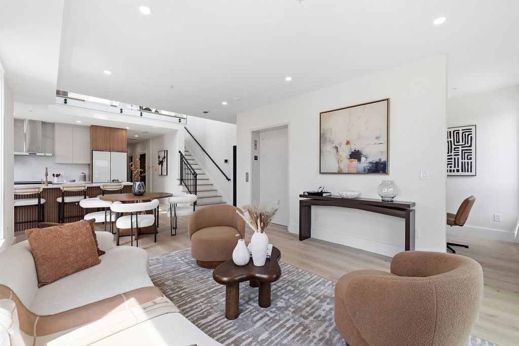 17 Holmes PH1, Quincy, MA 02171