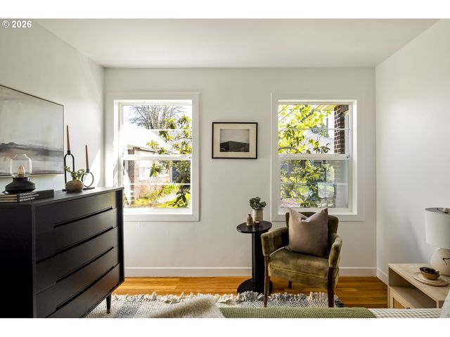 6504 N COMMERCIAL Ave 2, Portland, OR 97217