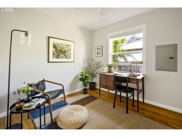 6504 N COMMERCIAL Ave 2, Portland, OR 97217