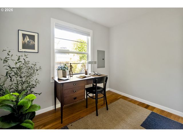 6504 N COMMERCIAL Ave 2, Portland, OR 97217