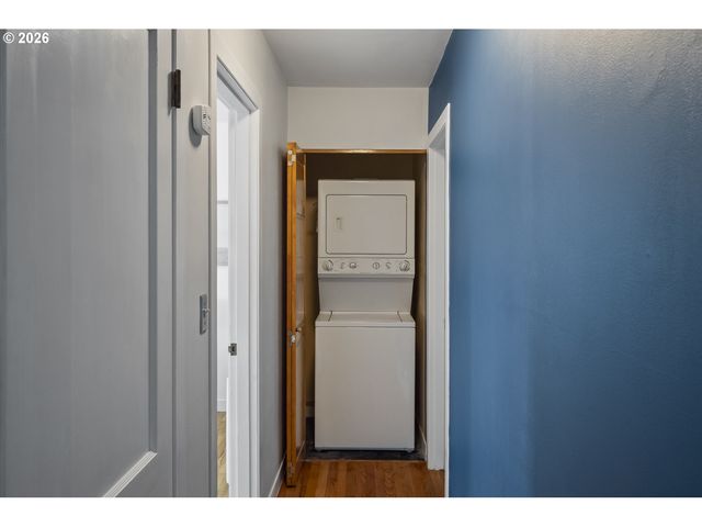 6504 N COMMERCIAL Ave 2, Portland, OR 97217