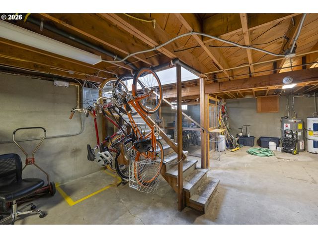 6504 N COMMERCIAL Ave 2, Portland, OR 97217