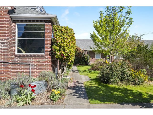 6504 N COMMERCIAL Ave 2, Portland, OR 97217