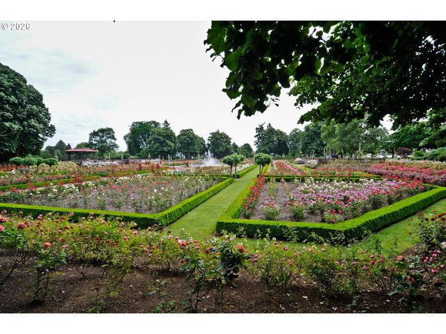 6504 N COMMERCIAL Ave 2, Portland, OR 97217