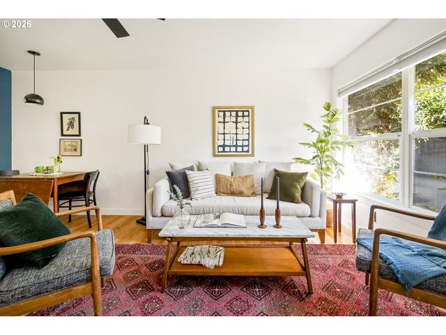 6504 N COMMERCIAL Ave 2, Portland, OR 97217